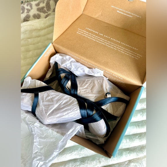 LifeStride Maebree High Heel Shoes - Picture 8 of 10